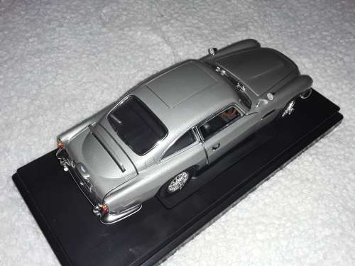 Joy Ride James Bond Aston Martin DB5 Goldfinger 1:18 Scale.